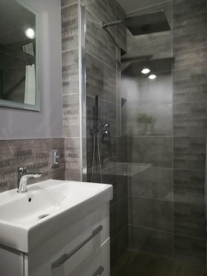 Apartament Swieradowアパートメント エクステリア 写真