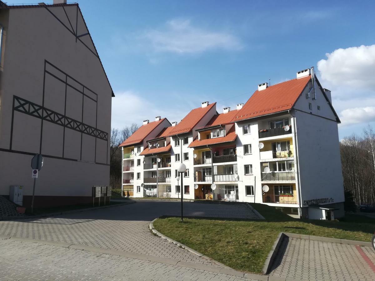 Apartament Swieradowアパートメント エクステリア 写真
